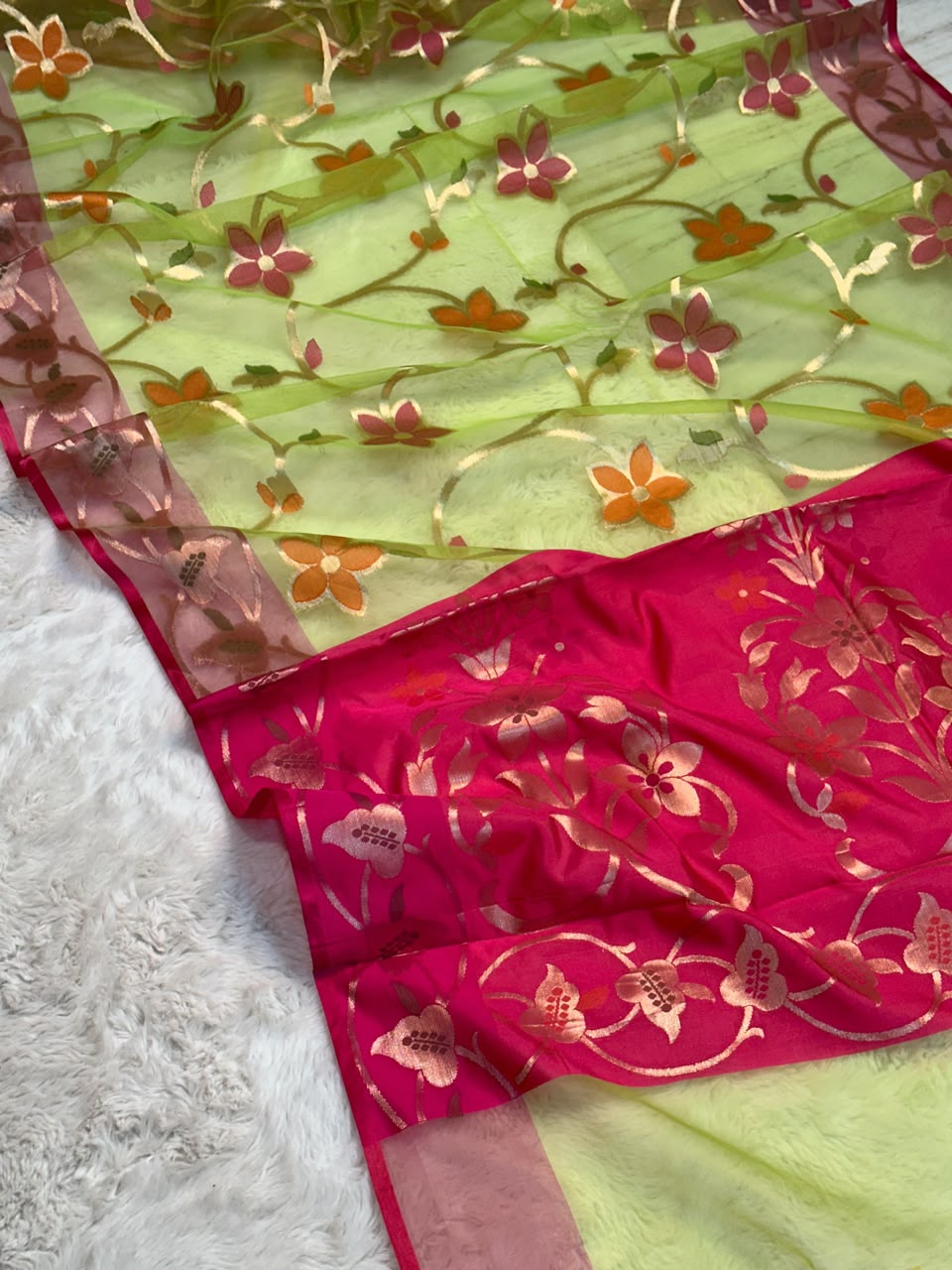 Pista Gulabi Minakari Kora Jaal Saree