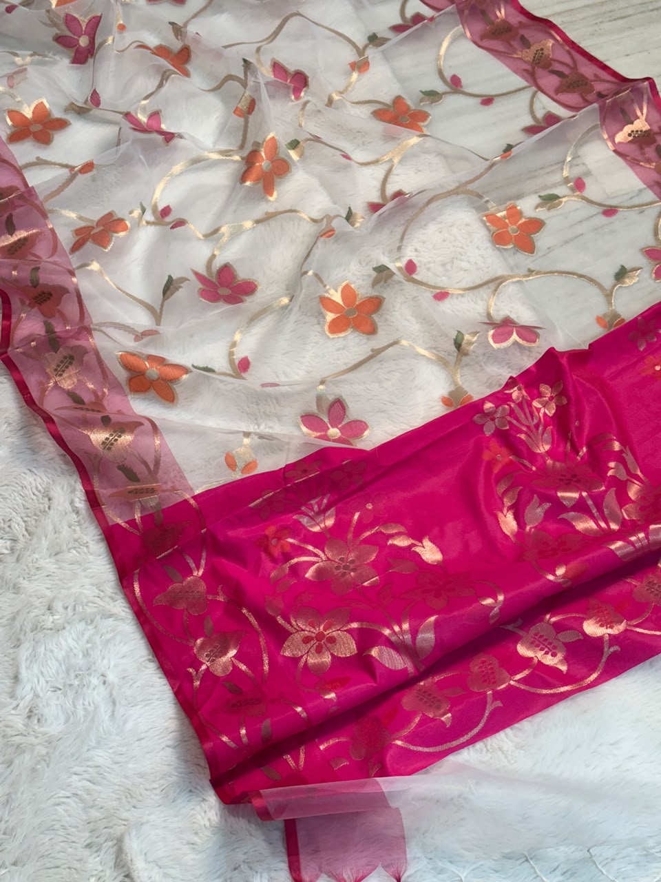 Shwet Gulabi Minakari Kora Jaal Saree